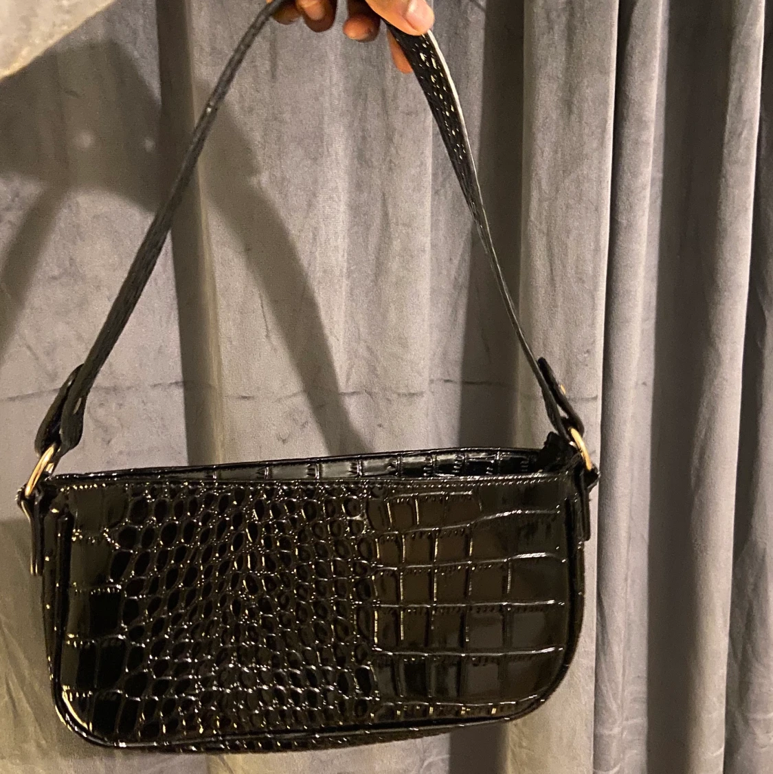 Svart krokodilläder axelväska  - 91