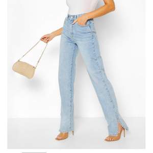 ❌SÅLDA❌   säljer dessa jeans från boohoo i storlek 34. säljer dom pga av fel storlek, prislapp är kvar. 