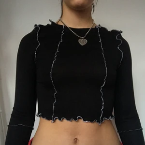 Topp - Topp som jag sytt om själv! Populär modell. Sys på beställning! Skriv privat vid intresse eller frågor. Tar upp till 2 veckor att färdigställa beställningen