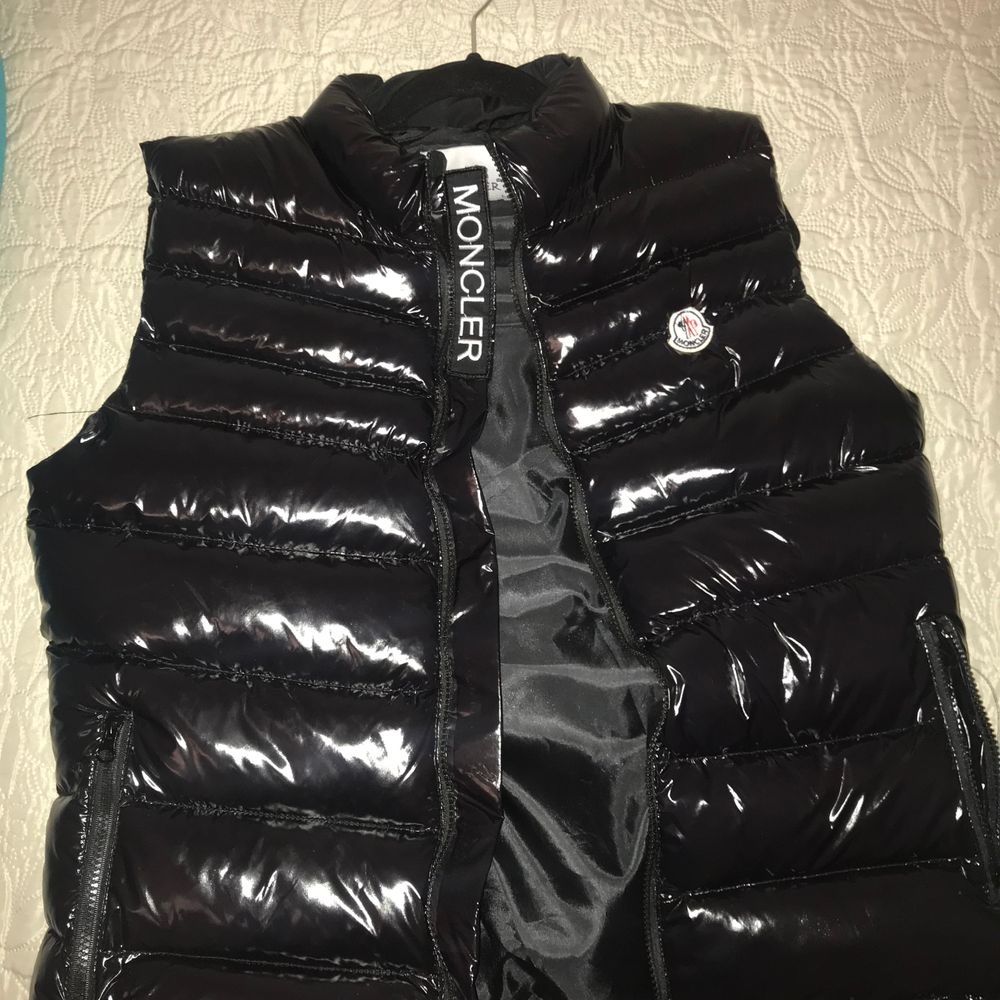 Moncler väst A kopia Storlek M Plick Second Hand