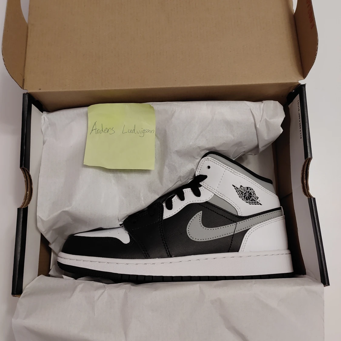 Jordan 1 Mid Shadow White (GS) - 91