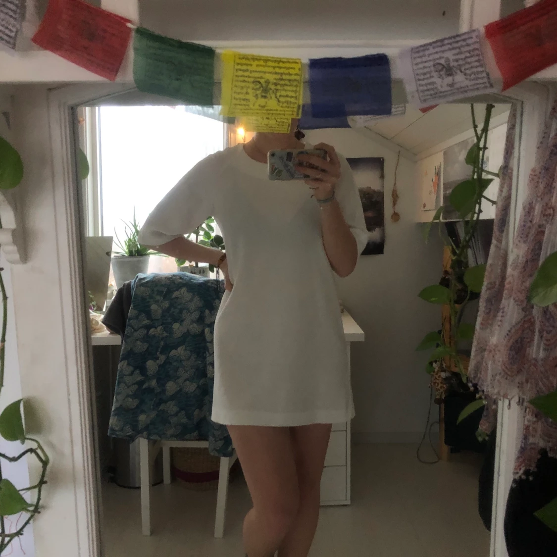 Enkel clean cut vit klänning