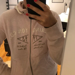 Lexington hoodie - En lexington hoodie i bra skick. Storlek M. Köparen står för frakten.