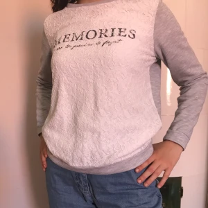 Vitgrå tröja storlek M - Storlek M