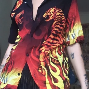 Flames skjorta  - 🧲