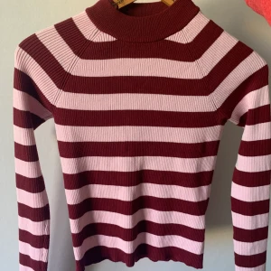 Randig tröja, BikBok - Aldrig använd, st S från Bikbok 