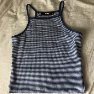 blå randig blus - se bild ett för riktiga färg 🌷🌷 frakten ingår 🚚🚚🚚