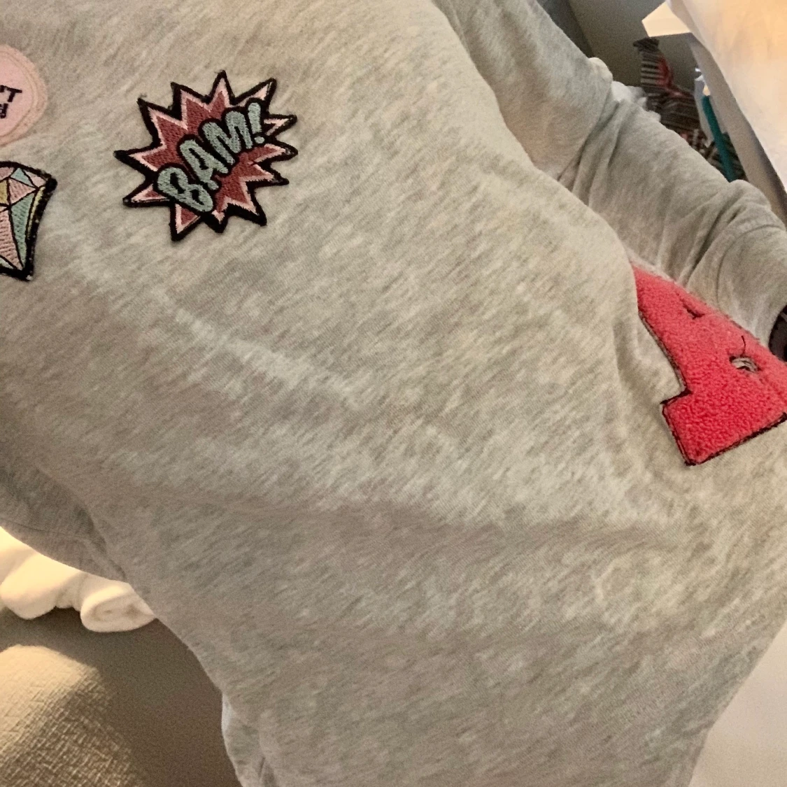Grå collegetröja  - 91