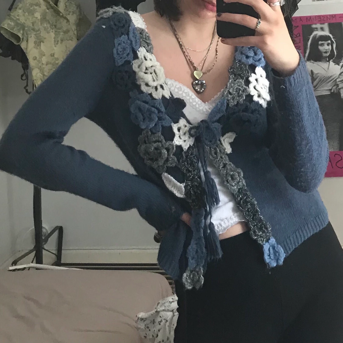 Blå stickad kofta med blommor💙 - 91