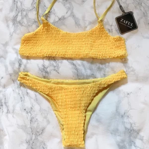 Gul bikini - ⚡️🌙 Super söt gul bikini från Zaful. HELT OANVÄND! Köparen står för frakten <3