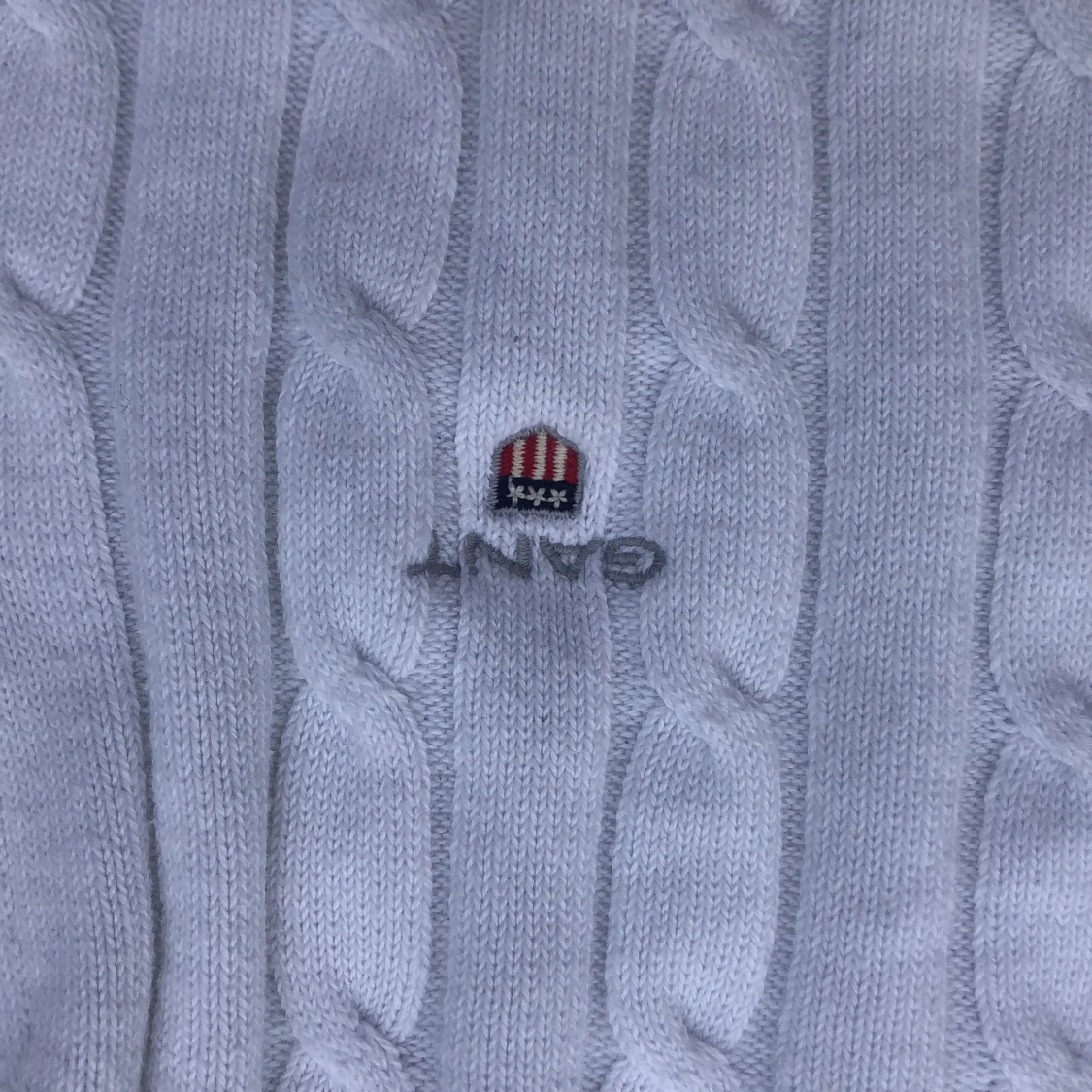 Vit kabelstickad gant - 90