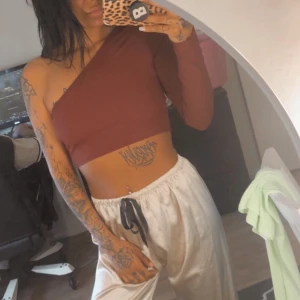 Tröja - Ny, prislappar kvar