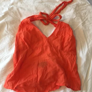 Calvin Klein topp!  - Jätte söt topp från Calvin Klein i storlek M men passar mig som bär storlek s! 