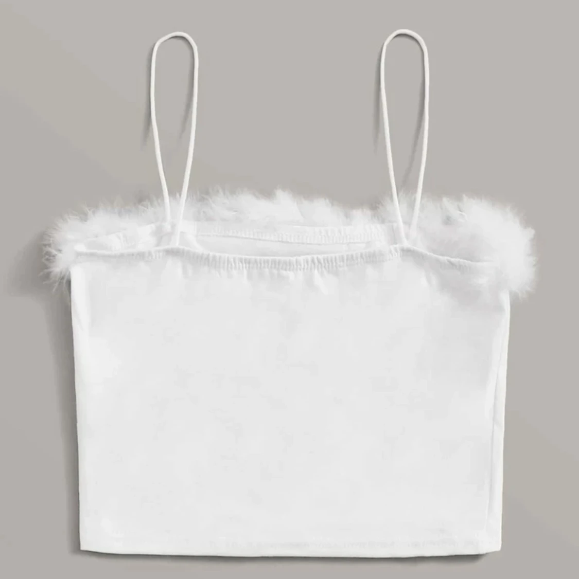 Gullig topp med fluff - 90