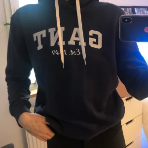 Gant hoddie  - Marinblå gant hoddie! Snygg och skön! ❤️