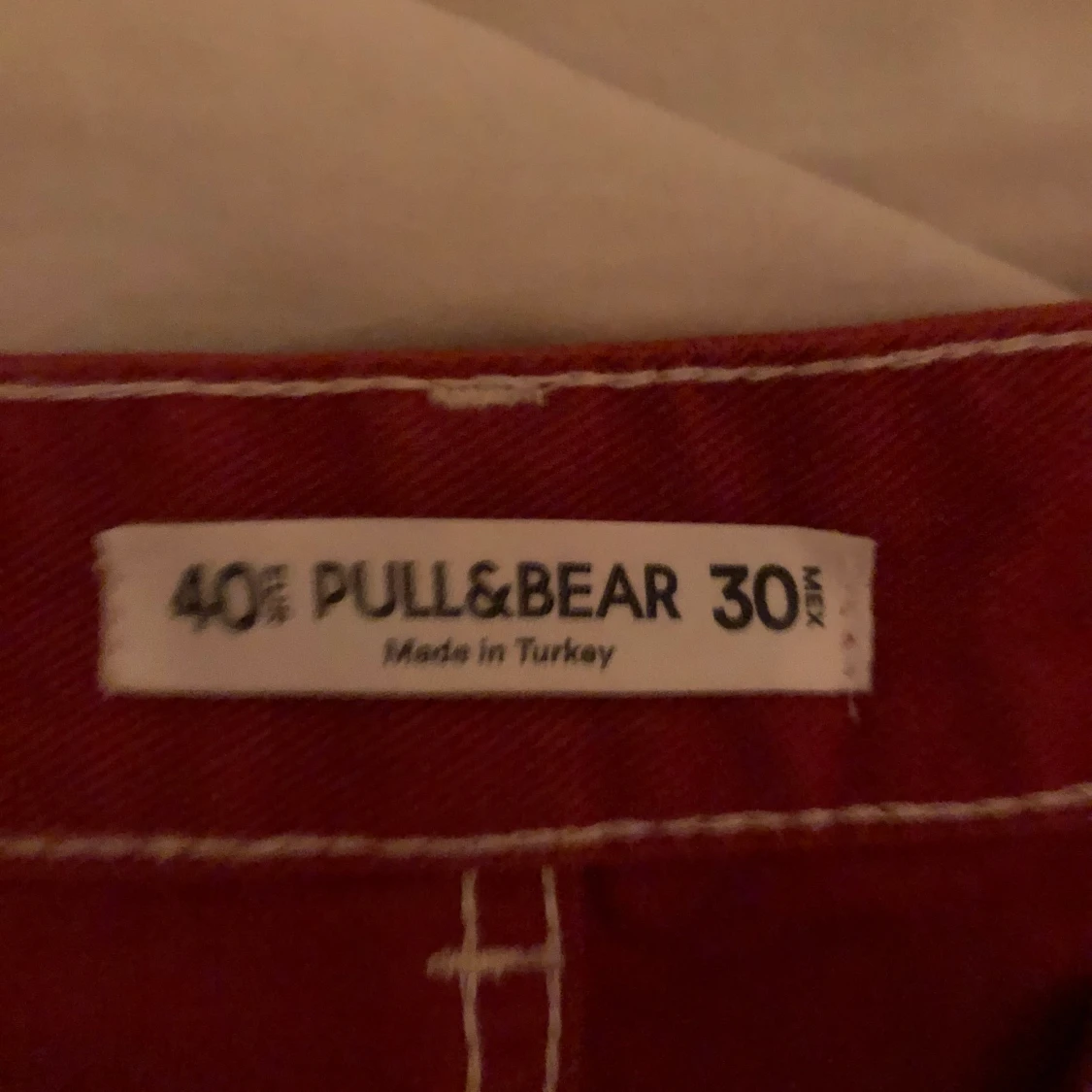 Pull and bear röda byxor  - 91