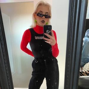 RÖD POLOTRÖJA - super fin röd polotröja som jag tyvärr aldrig använder❤️