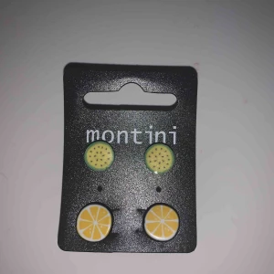  - 10kr styck men 20 för båda 