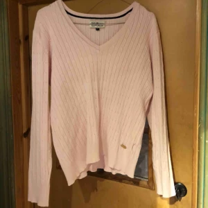  - Jättefin rosa tröja använd fåtal gånger