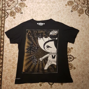 Random tee size XL - Passform som L imo