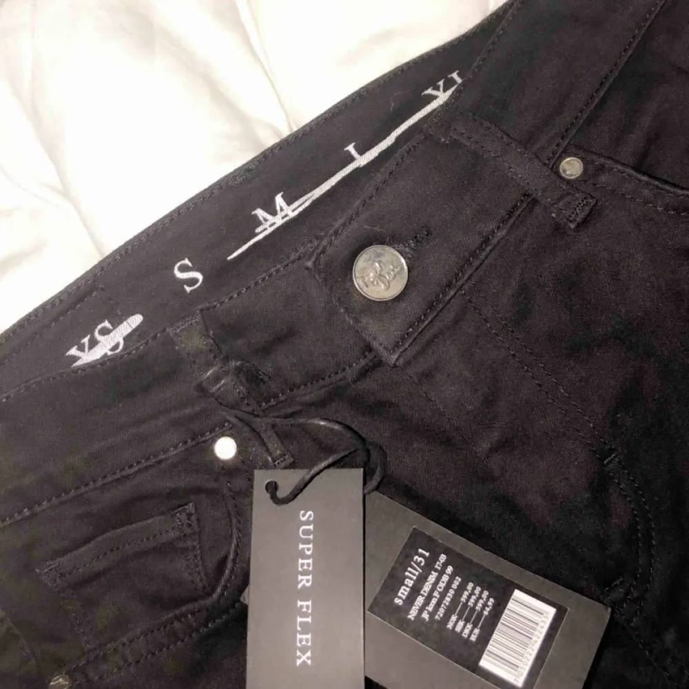bikbok jeans, skinny. Köptes för 599kr säljer för 210kr + frakt. Aldrig använda (lapp kvar) REA NU. Jeans & Byxor.