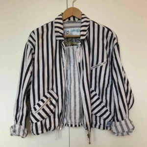  - Tunn bomber köpt second-hand, som ny!