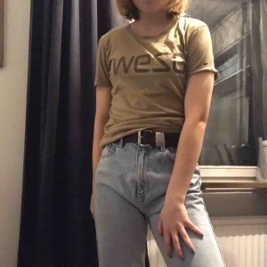  - Cool t-shirt från WEZC. 30kr inkl frakt