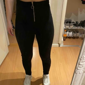  - Jättefina leggings som aldrig har använts, de kommer från boohoo. Lapparna finns kvar 🌸