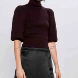  - Ny tröja från Zara med mysiga puffiga armar.  Mjukt materiellt. 