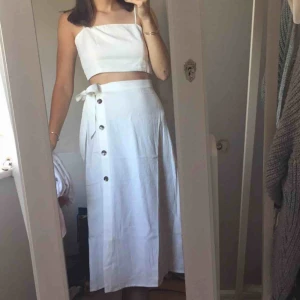  - Säljer denna fina kjol från Mango i storlek S! Använd en(!!) gång.