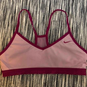  - Sport-bh från nike i storlek M Porto 22 kr