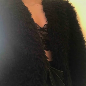  - Pälsjacka från Gina, snygg till våren, men tyvärr inte min stil!