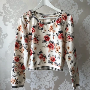  - Storleken är L men är mer som M. Oanvänd.