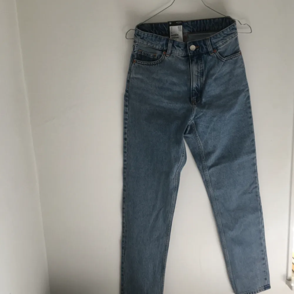 Helt nya jeans från Monki i W26 Finns i Helsingborg eller fraktar :). Jeans & Byxor.