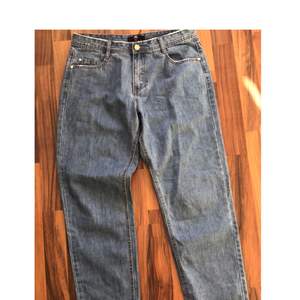 Jeans från Missguided aldrig använda. Boyfriend jeans. Kan mötas upp i Helsingborg 