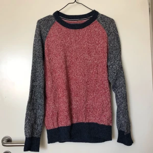  - Mysig stickad tröja från Race Marine, storlek S men ganska stor så passar M 