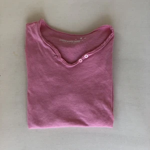  - Rosa Zadig & Volitare t-shirt. Super bra skick, endast använd 3 ggr. Priset kan diskuteras.