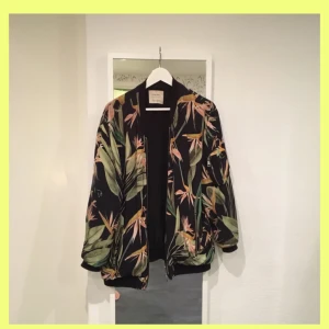  - Frakt tillkommer, hör av dig vid frågor! ❤️