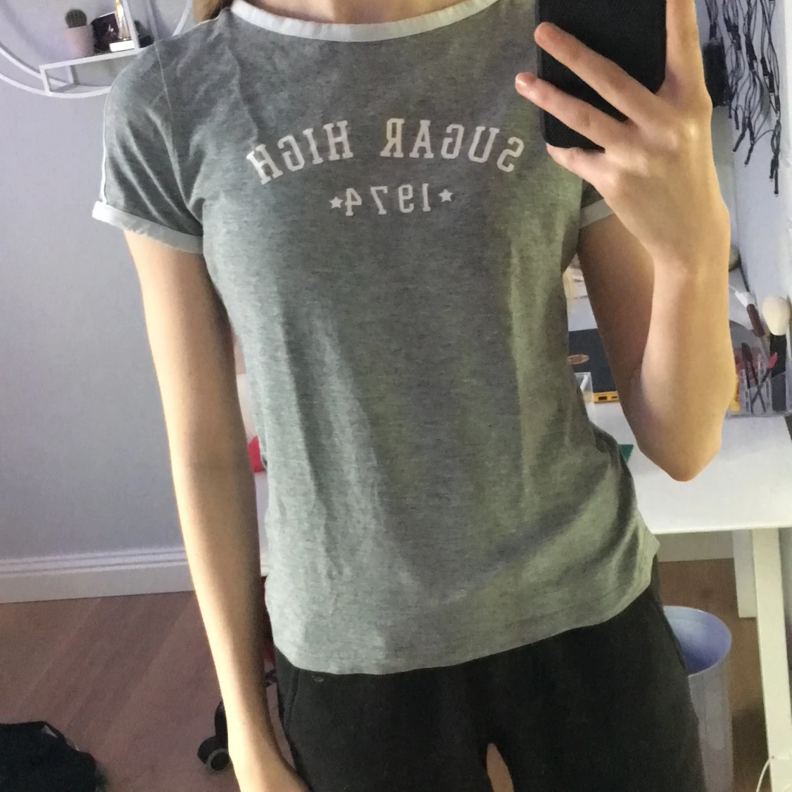 Grå t-shirt med tryck