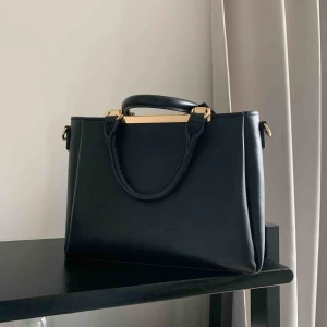  - superfin väska från åhléns, endast använt fåtal gånger så är som ny!! ❤️ 