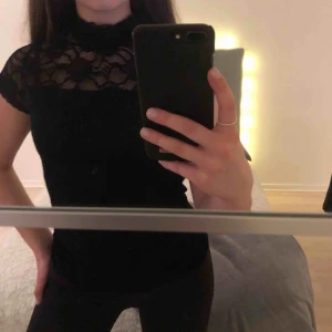  - Väldens finaste spets topp, dessvärre aldrig kommit till användning 