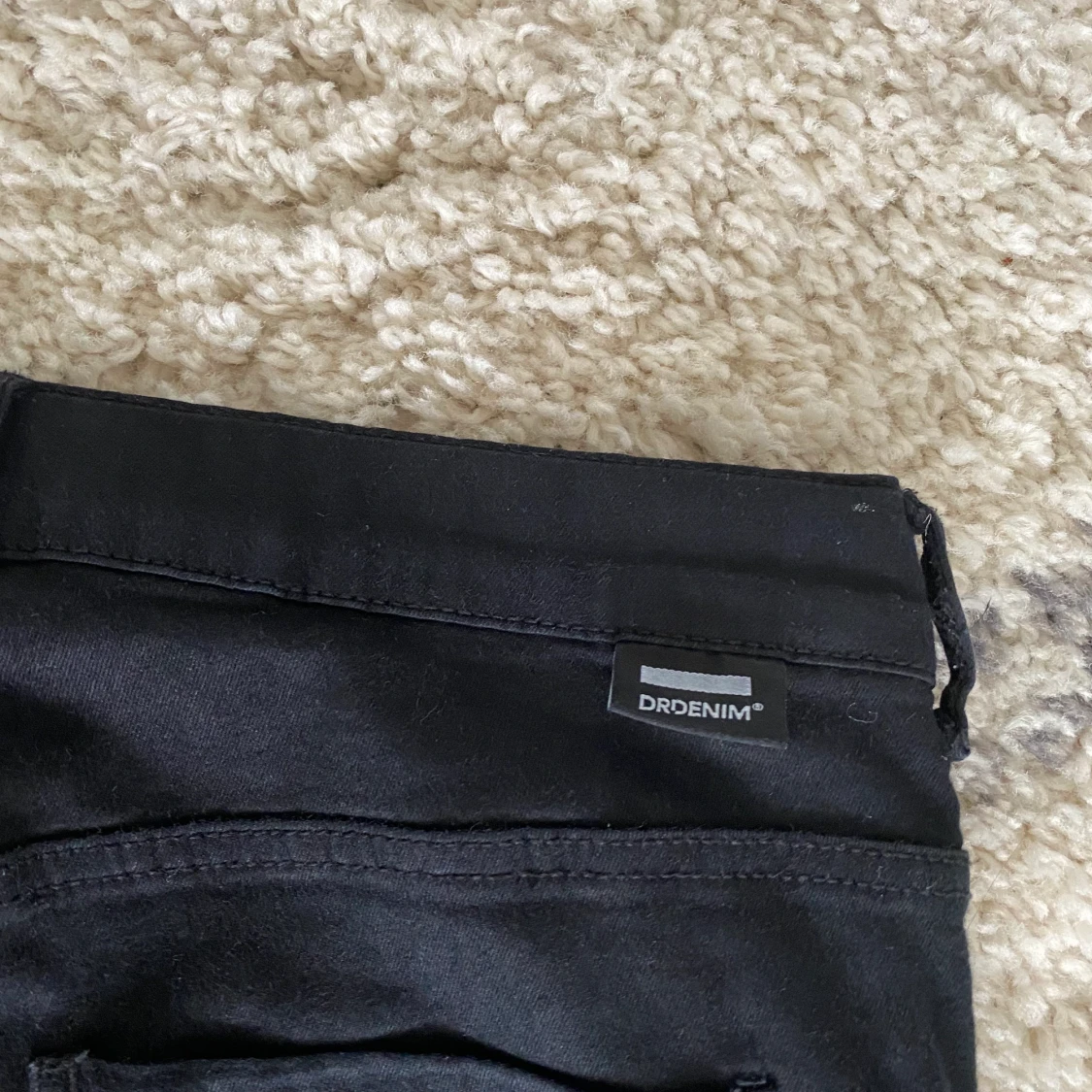 Svarta bootcut från drdenim - 91