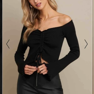  - Säljer denna super söta topp från Linn Ahlborgs kollektion med NAKD som är slutsåld. Säljer pga att den inte kommer till användning. Den är aldrig använd och har alla lappar och taggar kvar 