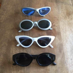  - 50kr styck! 😎🖤 Vita och svarta sålda.