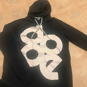  - Detta är en hoodie från herr, superskön, oversize!!