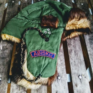 Mössa med äkta päls  - Mössa med äkta päls från svalor. Skit cool vintage mössa.