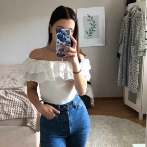  - En söt top från hm i bra skick, frakt inräknat 