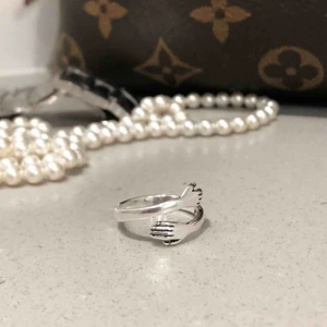  - Supergullig ring som är oanvänd! 😃