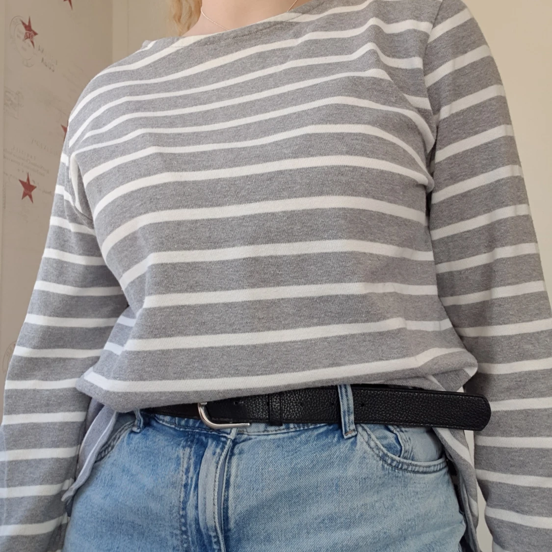 Randig tröja med knappar stl M