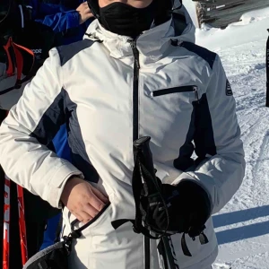  - Intressekoll på denna skitsnygga skidjacka från mckinley stl 36! 